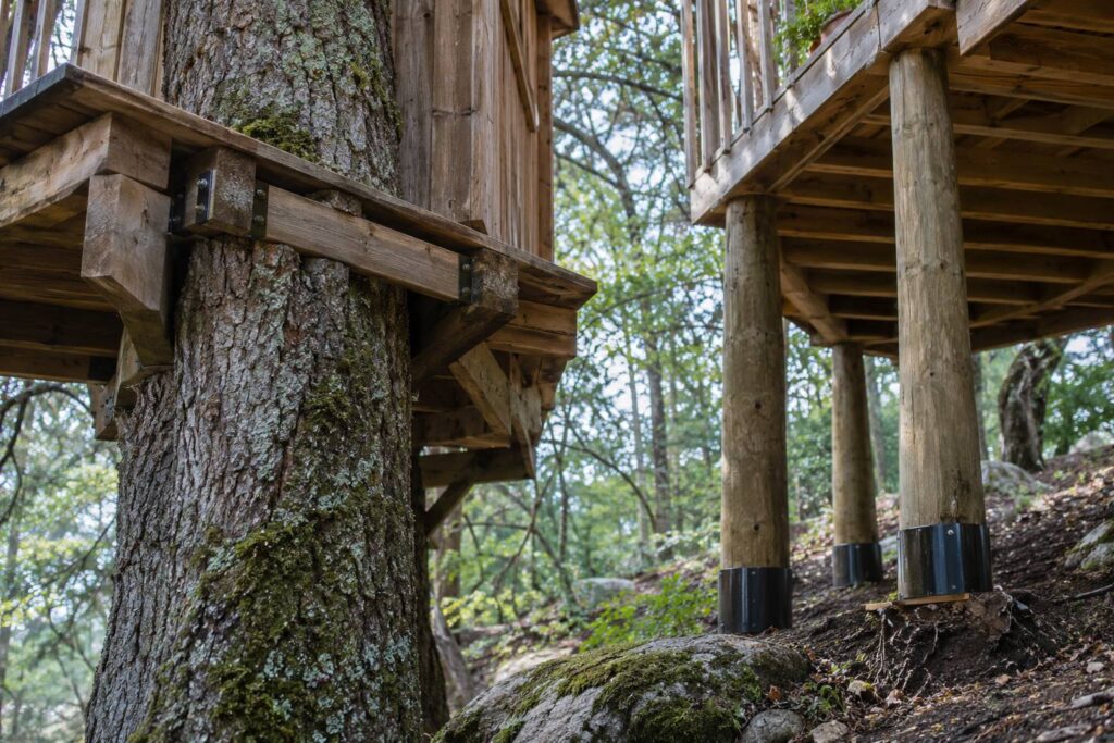 Plan de détail illustrant le sujet de l'article : Cabane perchée ou cabane sur pilotis : quelle différence